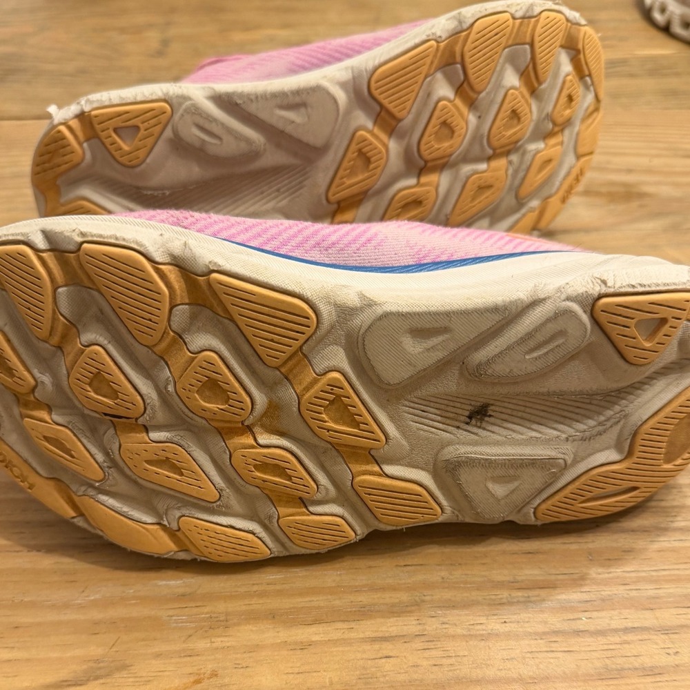 Hoka Clifton 9 Wide Pink Blue Orange Running Shoes  Womens 6D - Picture 5 of 9